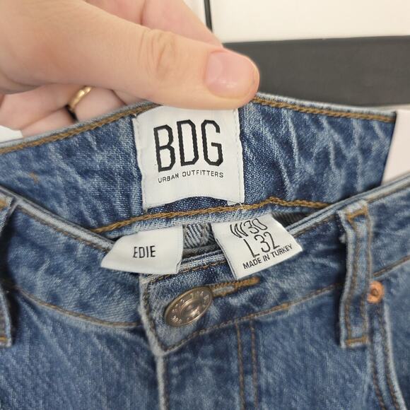 NEW BDG Medium Wash Edie High Rise Super Slim Raw Hem Casual Jeans Size 30 - Picture 6 of 10